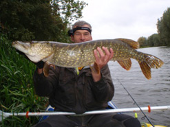 Pike Fishing on the Stour